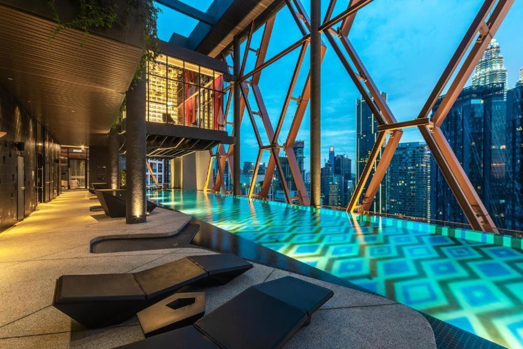 קואלה לומפור Scarletz Suites Klcc By Luxe Suites מראה חיצוני תמונה