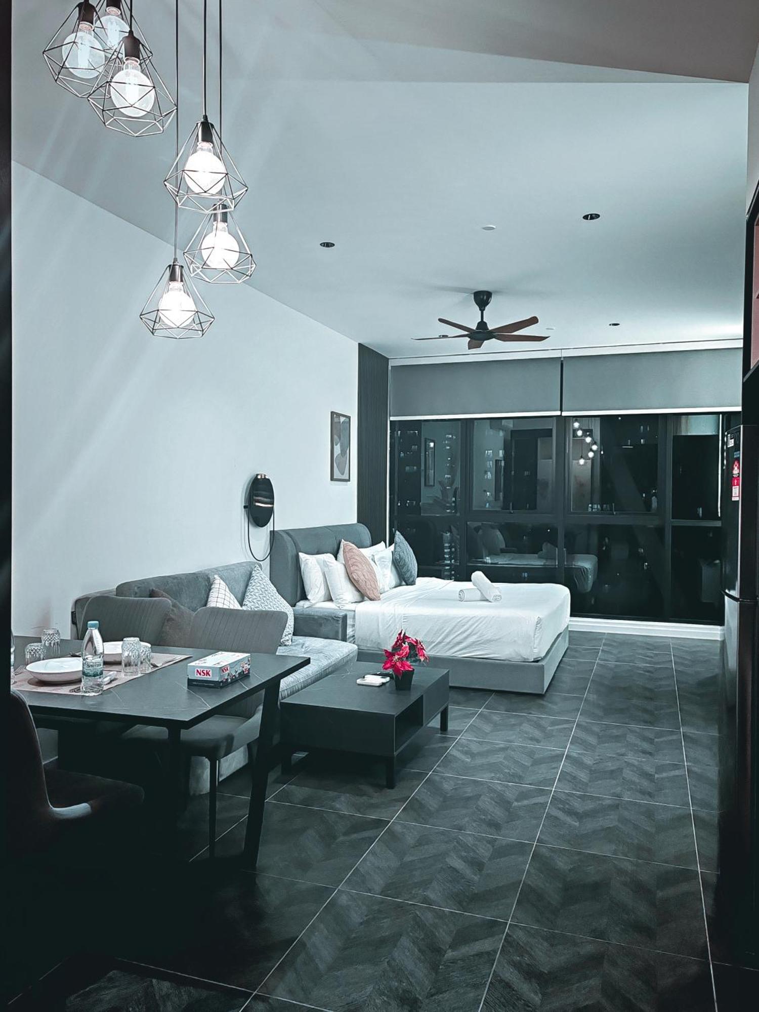 קואלה לומפור Scarletz Suites Klcc By Luxe Suites חדר תמונה