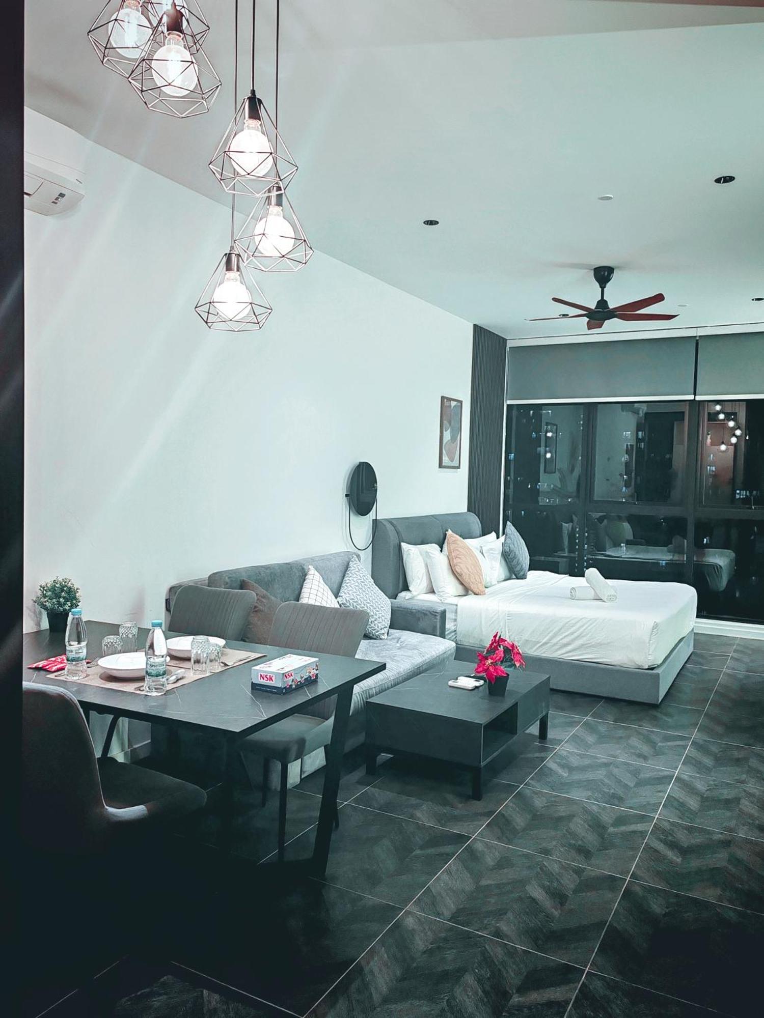 קואלה לומפור Scarletz Suites Klcc By Luxe Suites חדר תמונה